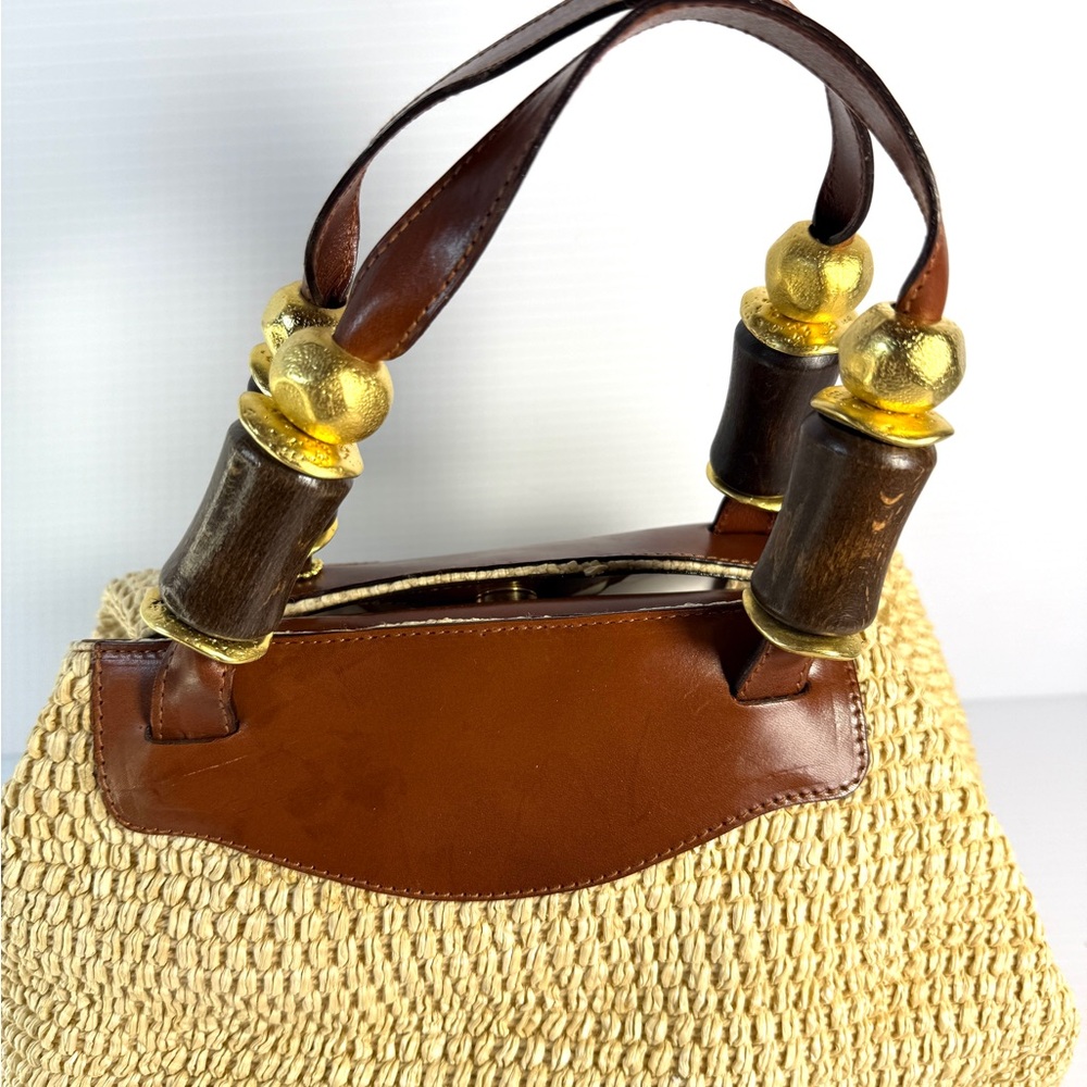 Carla Marchi Woven Raffia and Leather Handbag with wood  gold-tone hardware. - Picture 6 of 14